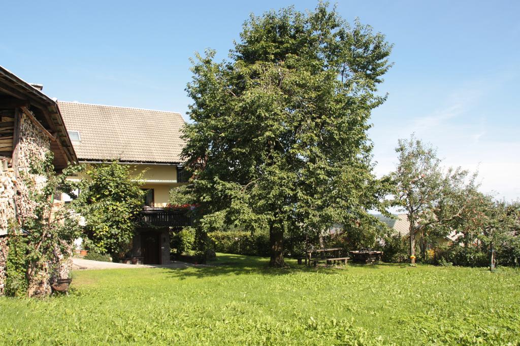 Garden Apartments Maria Блед Стая снимка
