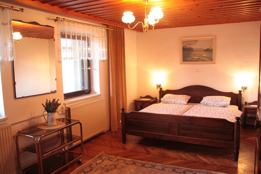 Garden Apartments Maria Блед Стая снимка
